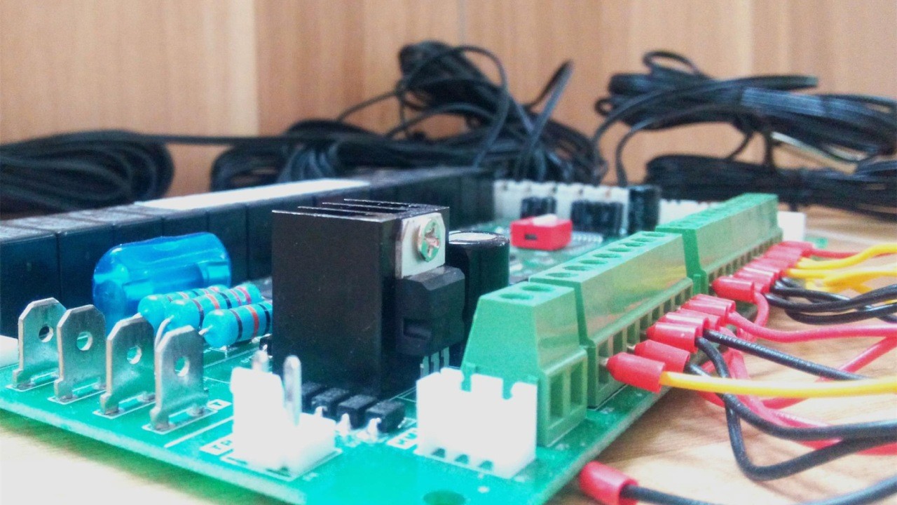 空調節能控制器檢測故障的方法及日常維護